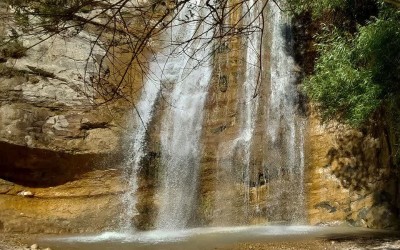 آبشار اما ایلام؛ مقصدی بکر برای گردشگران طبیعت