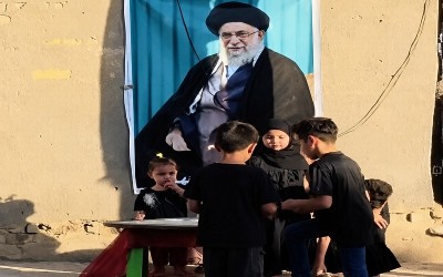 موکب کودکان عراقی با یاد رهبر شهید