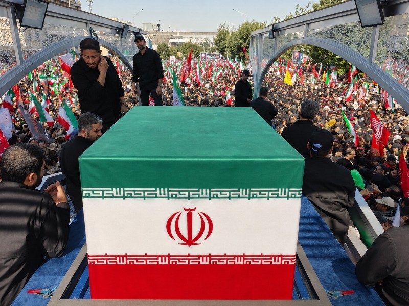 پیکر «آقای شهید ایران» به میدان آزادی رسید