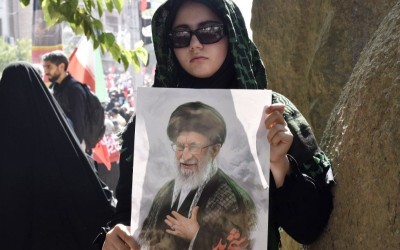 ایلام همپای تهران در سوگ امام شهید