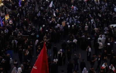 طنین شعارهای ضدآمریکایی در حرم امیرالمؤمنین (ع)