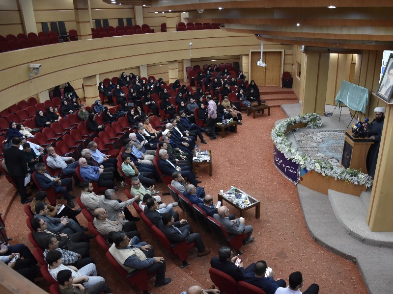 مدیران باید در برابر افکار عمومی پاسخگو باشند