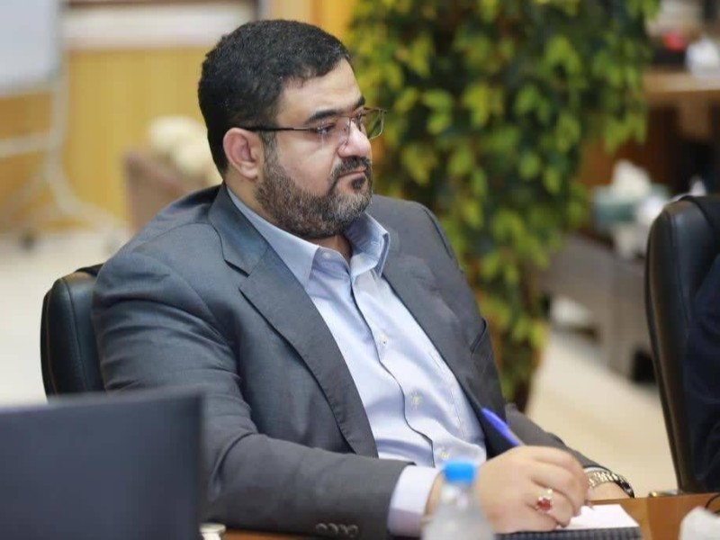 فعالان اقتصادی مهران برای دریافت مجوز اقدام کنند
