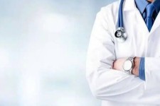 یک پزشک، یک دنیا تعهد