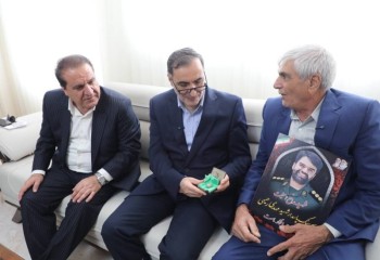 تاریخ به ایستادگی ایران می‌بالد