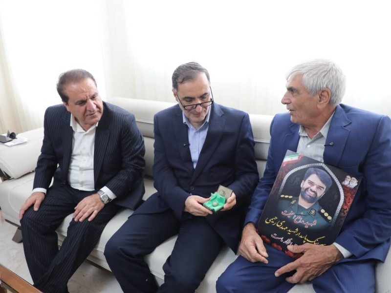 تاریخ به ایستادگی ایران می‌بالد