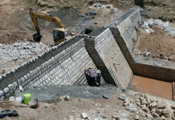 پیشرفت ۴۰ درصدی سیل‌بند پشتاق مورموری آبدانان
