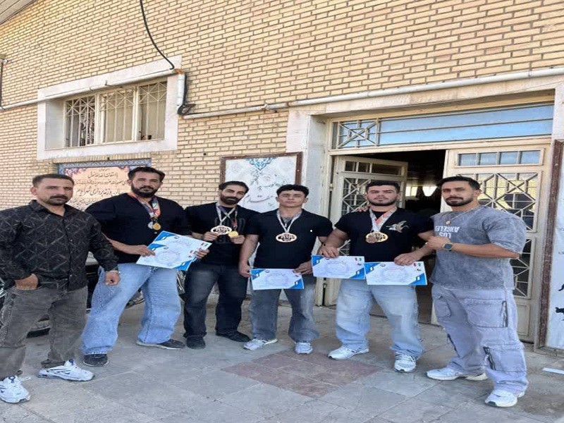 پاورلیفترهای مهران با ۸ مدال به خانه برگشتند