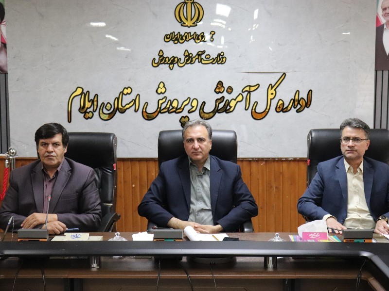 یاد شهدای جنگ اخیر در مدارس ایلام ماندگار می‌شود