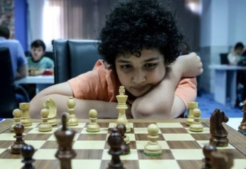 رقابت ۲۶ شطرنج‌باز نوآموز در خانه شطرنج آبدانان