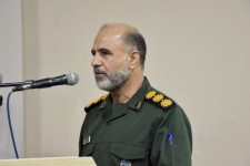 هنرمندان باید واقعیت‌های میدان را بازگو کنند