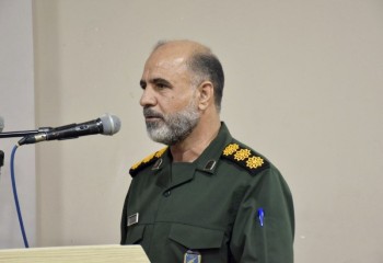 هنرمندان باید واقعیت‌های میدان را بازگو کنند