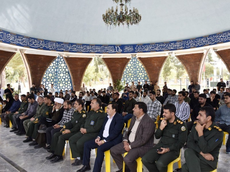 گرامیداشت روز سرباز در گلزار شهدای ایلام برگزار شد