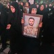 اشک مادران شهدا در جای پای فرزندانشان