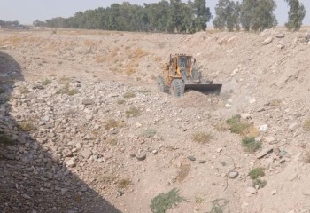 آغاز عملیات لایروبی رودخانه شماور در مهران