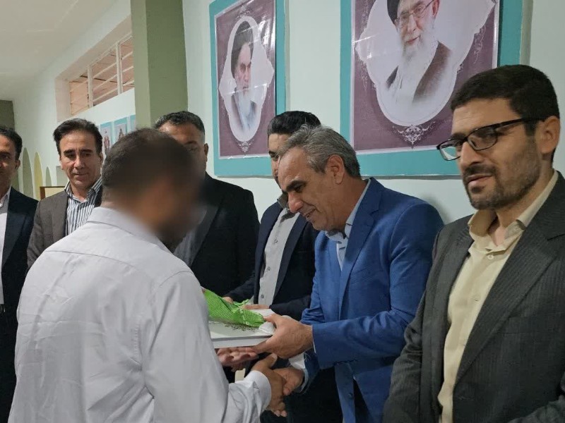 ۳۰ زندانی ایلامی به آغوش خانواده بازگشتند