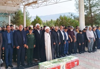 تشییع پیکر مادر شهیدان عباس و باقر ملکی