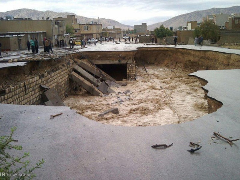 سیل‌بندهای سطح شهر ایلام ناایمن هستند