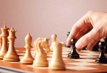 ظفریان فاتح رقابت‌های هفتگی شطرنج مهران شد