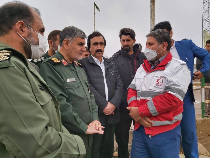 خدمات رسانی ۱۰ تیم سپاه ایلام در مناطق سیل زده مورموری
