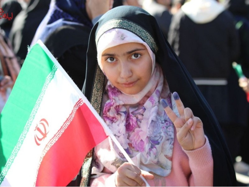 کودکان ایلامی در راهپیمایی ۲۲بهمن کودکان ایلامی در راهپیمایی ۲۲بهمن