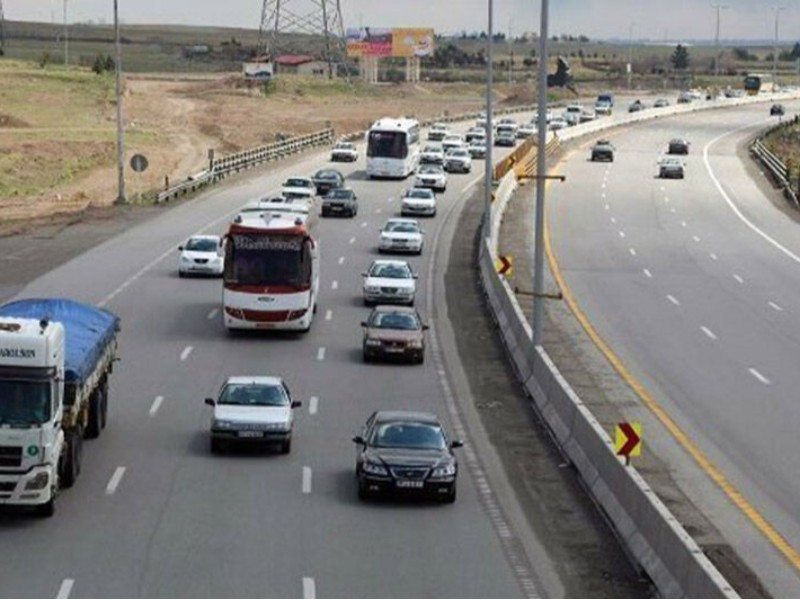 تردد خودرو در محورهای مواصلاتی استان ایلام ۱۹ درصد افزایش یافت تردد خودرو در محورهای مواصلاتی استان ایلام ۱۹ درصد افزایش یافت