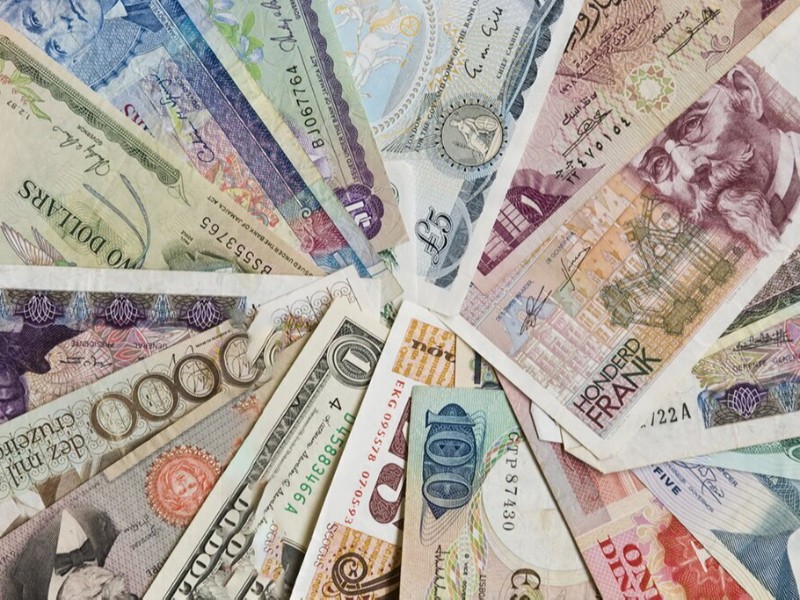 کاهش نرخ رسمی یورو