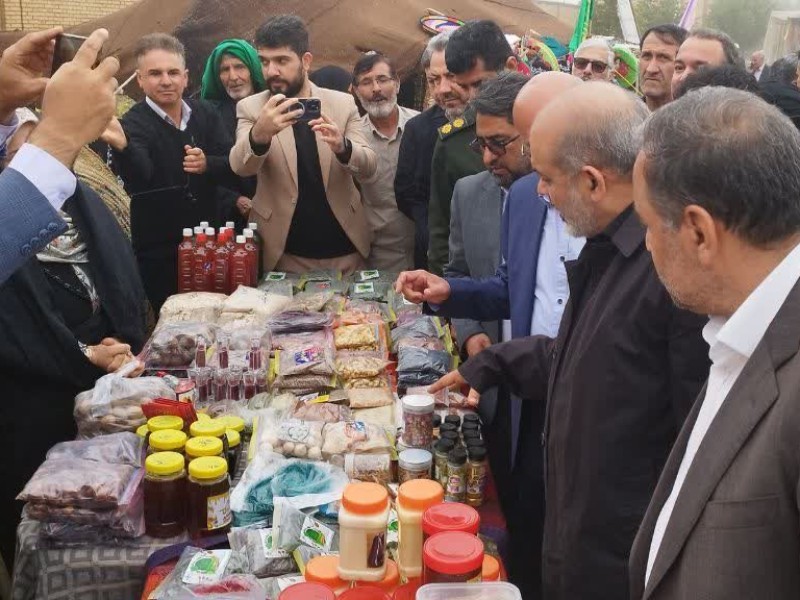 نمایشگاههای عرضه صنایعدستی نقش مهمی در اقتصاد کشور دارند نمایشگاههای عرضه صنایعدستی نقش مهمی در اقتصاد کشور دارند