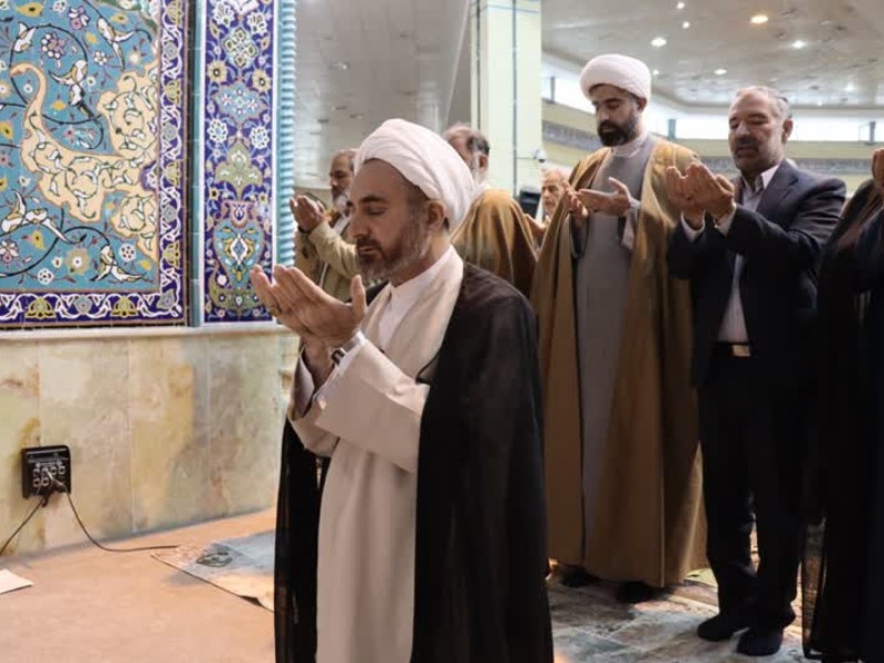 برگزاری اقامه نماز باشکوه عید سعید فطر در ایلام برگزاری اقامه نماز باشکوه عید سعید فطر در ایلام