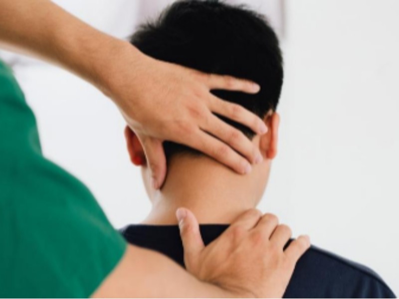 چرا سردرد پشت سر میگیرید چرا سردرد پشت سر میگیرید