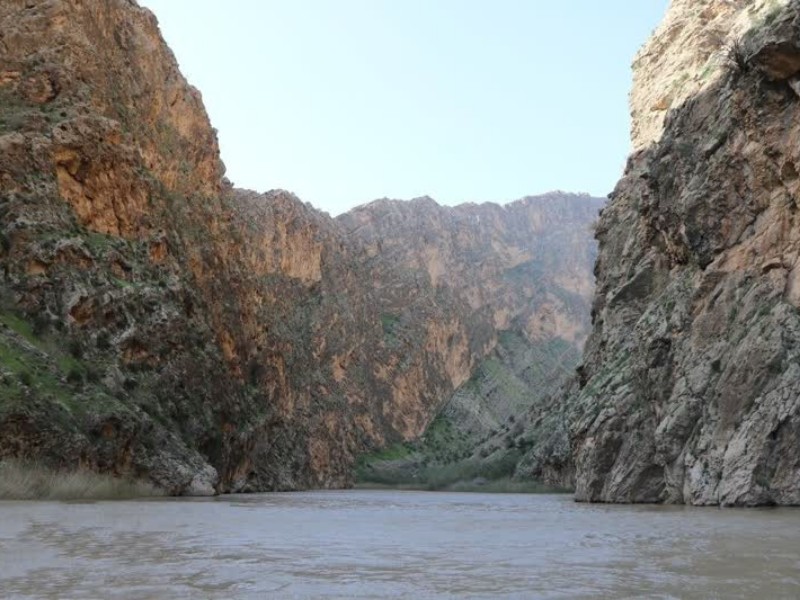 تنگه سازبن: بهشتی برای علاقهمندان به طبیعتگردی در ایلام تنگه سازبن: بهشتی برای علاقهمندان به طبیعتگردی در ایلام