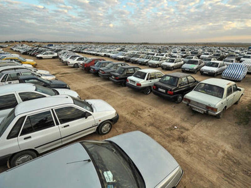 انتقال یک هزار و ۸۸۴ خودرو به پارکینگ انتظامی در مهران انتقال یک هزار و ۸۸۴ خودرو به پارکینگ انتظامی در مهران