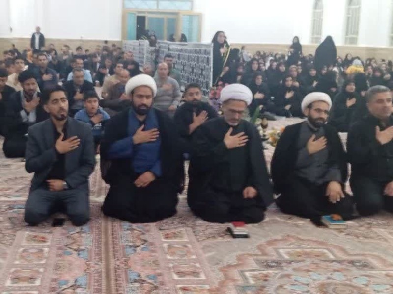 برگزاری مراسم شب قدر در امامزاده علی صالح (ع) برگزاری مراسم شب قدر در امامزاده علی صالح (ع)