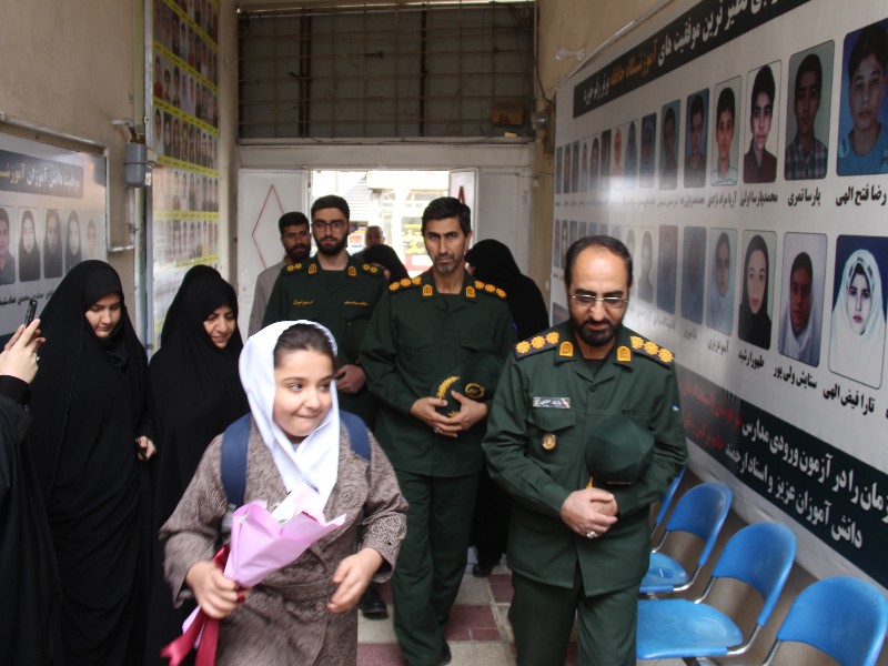 همراهی فرزند شهید امنیت ایلام تا مدرسه همراهی فرزند شهید امنیت ایلام تا مدرسه