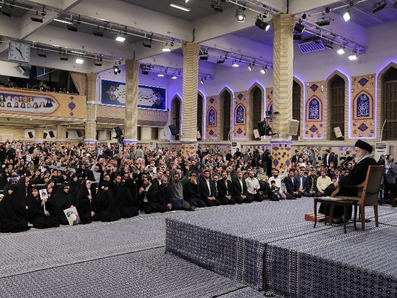 صدای معترض شنیده می‌شود اما با اغتشاشگر برخورد شود