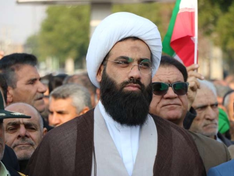 باید با همبستگی مشکلات را حل کنیم