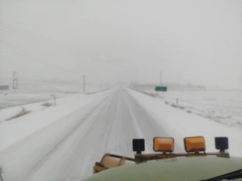 عملیات برف‌روبی محور سرابله آسمان‌آباد ادامه دارد