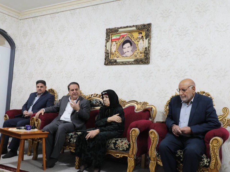 خون شهدا تداوم‌بخش انقلاب اسلامی است