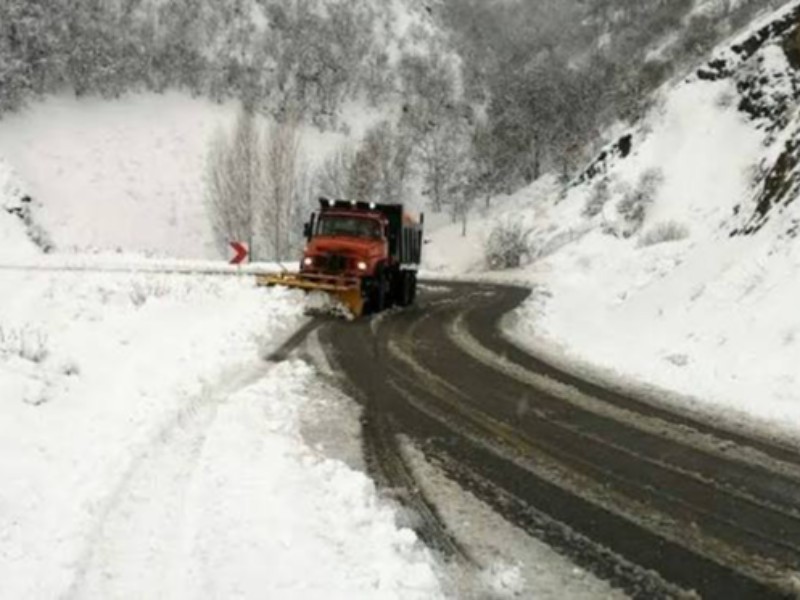 برف‌روبی ۲۳۳ کیلومتر از محورهای ایلام