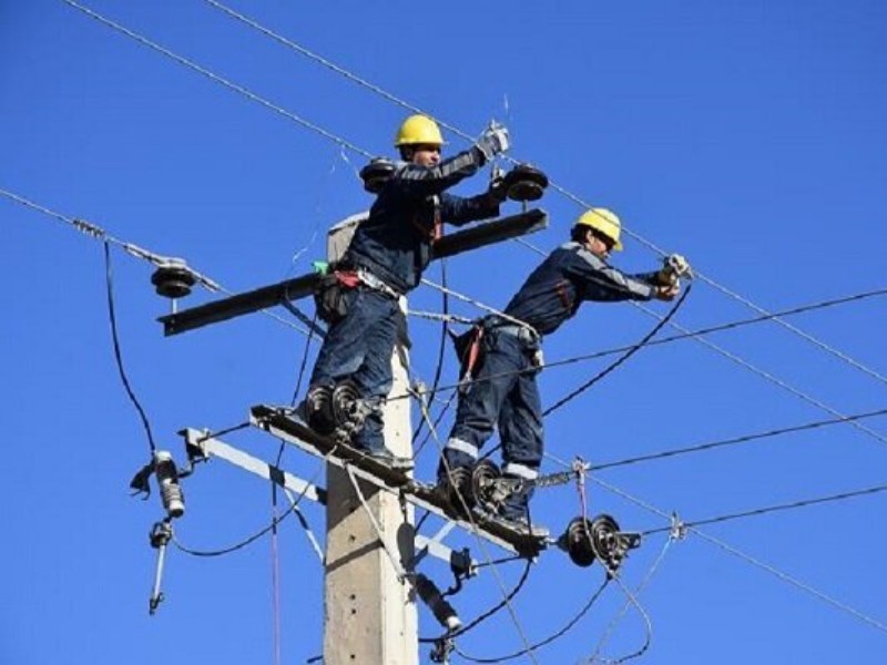 اجرای پروژه ۹ میلیاردریالی تعویض تیرهای برق در جعفرآباد اجرای پروژه ۹ میلیاردریالی تعویض تیرهای برق در جعفرآباد