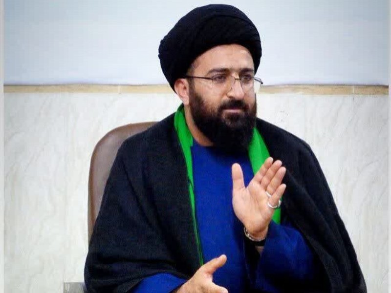 مسئولان باید در میدان عمل کنار مردم باشند