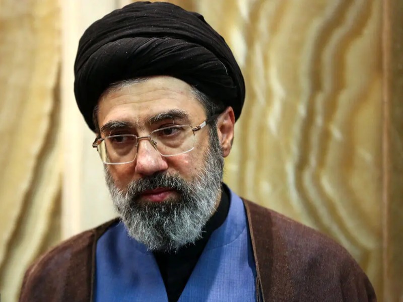 رهبر سوم انقلاب اسلامی ایران معرفی شد رهبر سوم انقلاب اسلامی ایران معرفی شد