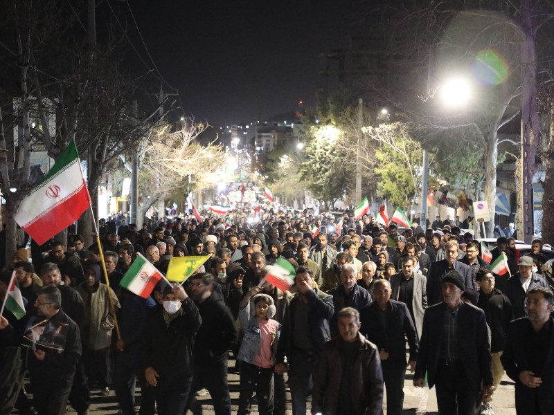 بیعت مردم ایلام با سومین رهبر انقلاب بیعت مردم ایلام با سومین رهبر انقلاب