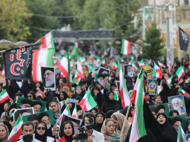 نمایش همبستگی بانوان ایلامی در اجتماع زینبیون
