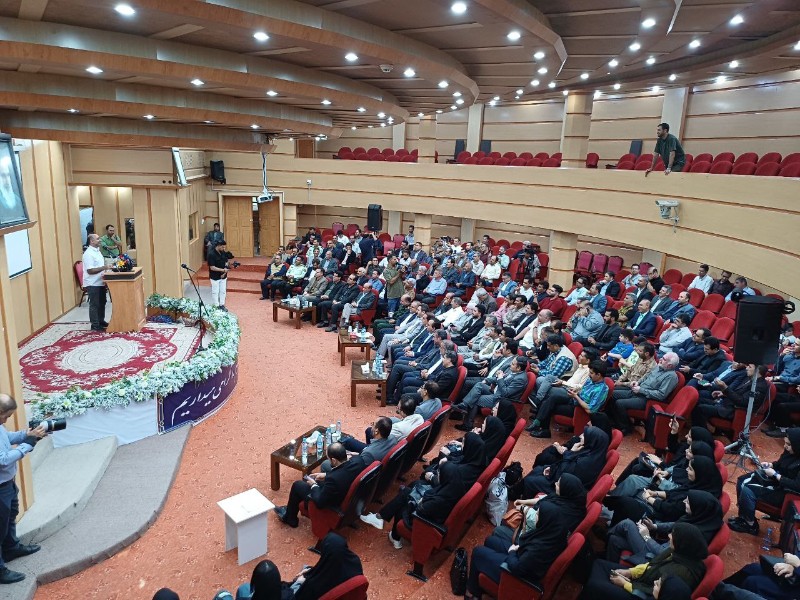 نشست خبری استاندار ایلام با اصحاب رسانه
