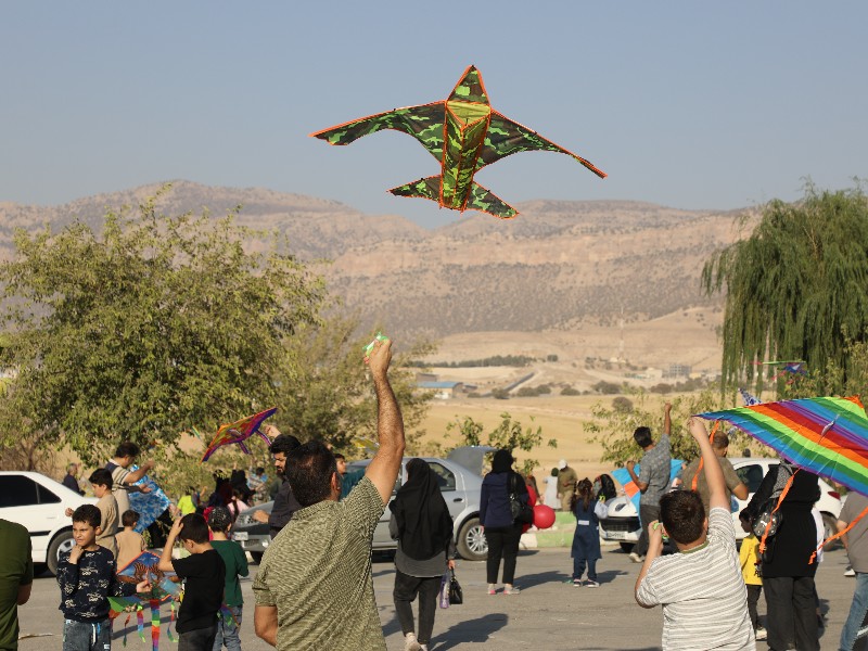 جشن پرواز بادبادک‌ها در ایلام برگزار شد