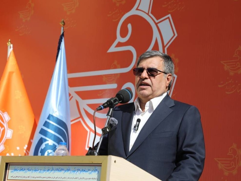 هنرستان همجوار صنعت در تمام شهرستان‌ها ایجاد شود