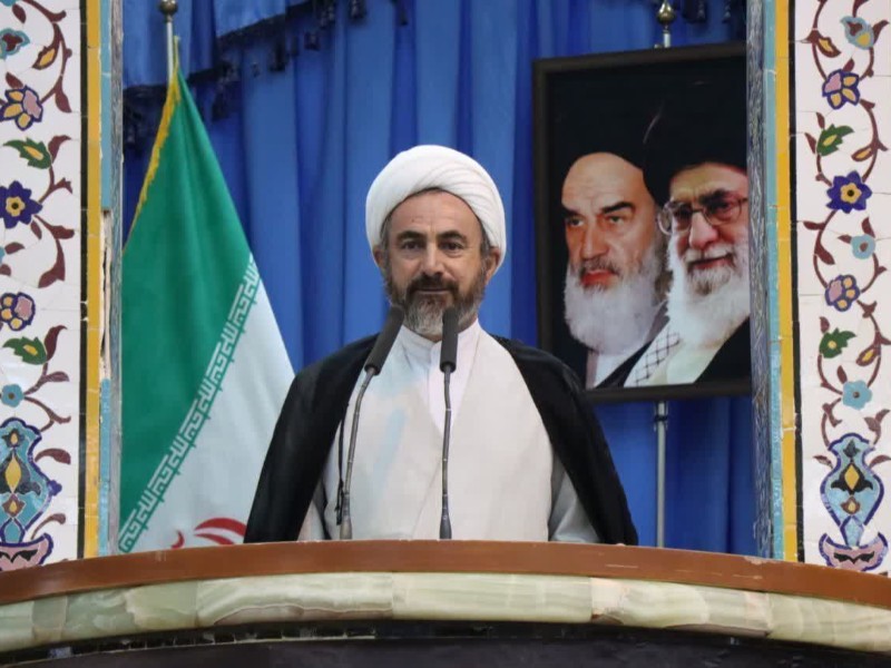 دشمن با رسانه به هویت جوانان حمله میکند دشمن با رسانه به هویت جوانان حمله میکند
