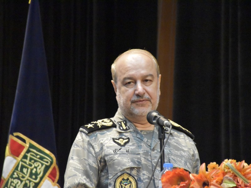 دفاع مقدس سرمایه ماندگار ملت ایران اسلامی است دفاع مقدس سرمایه ماندگار ملت ایران اسلامی است