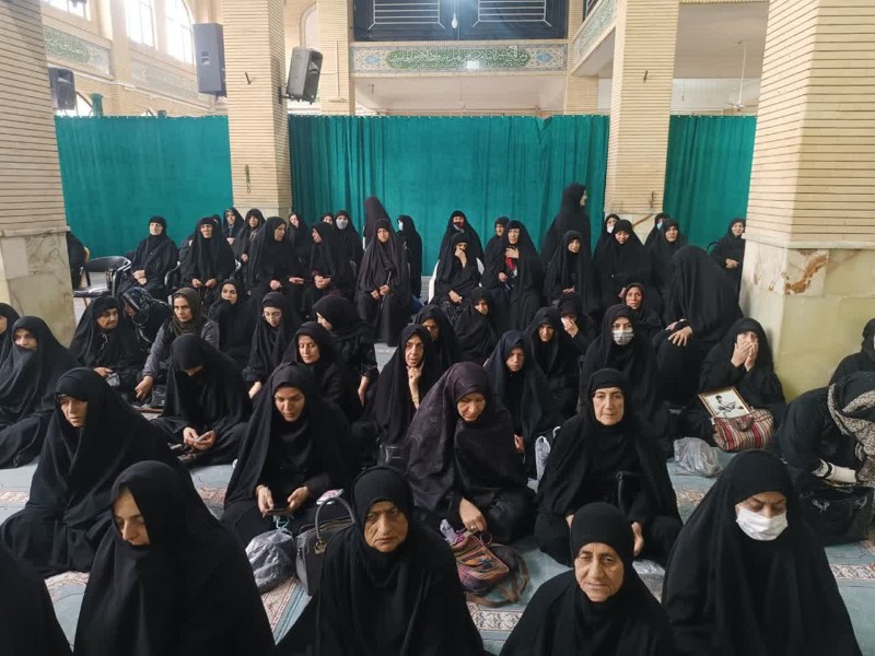 برگزاری گردهمایی مادران و همسران شهدا در ایلام برگزاری گردهمایی مادران و همسران شهدا در ایلام